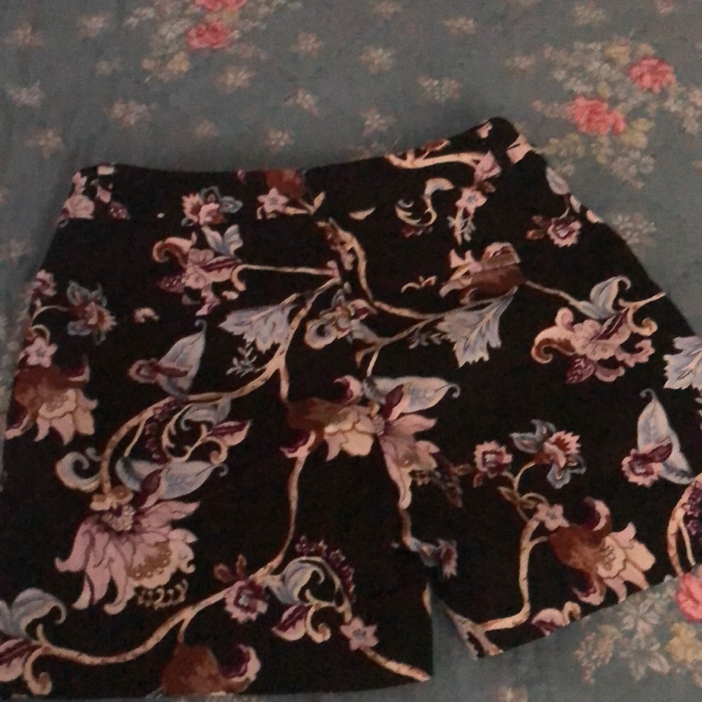 WHBM shorts - Picture 2 of 3